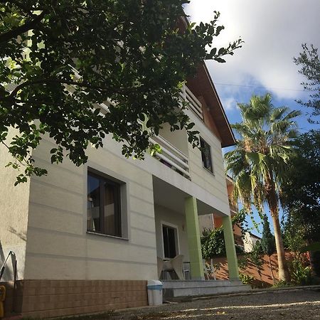 Hostel Grande House Tirana Eksteriør billede