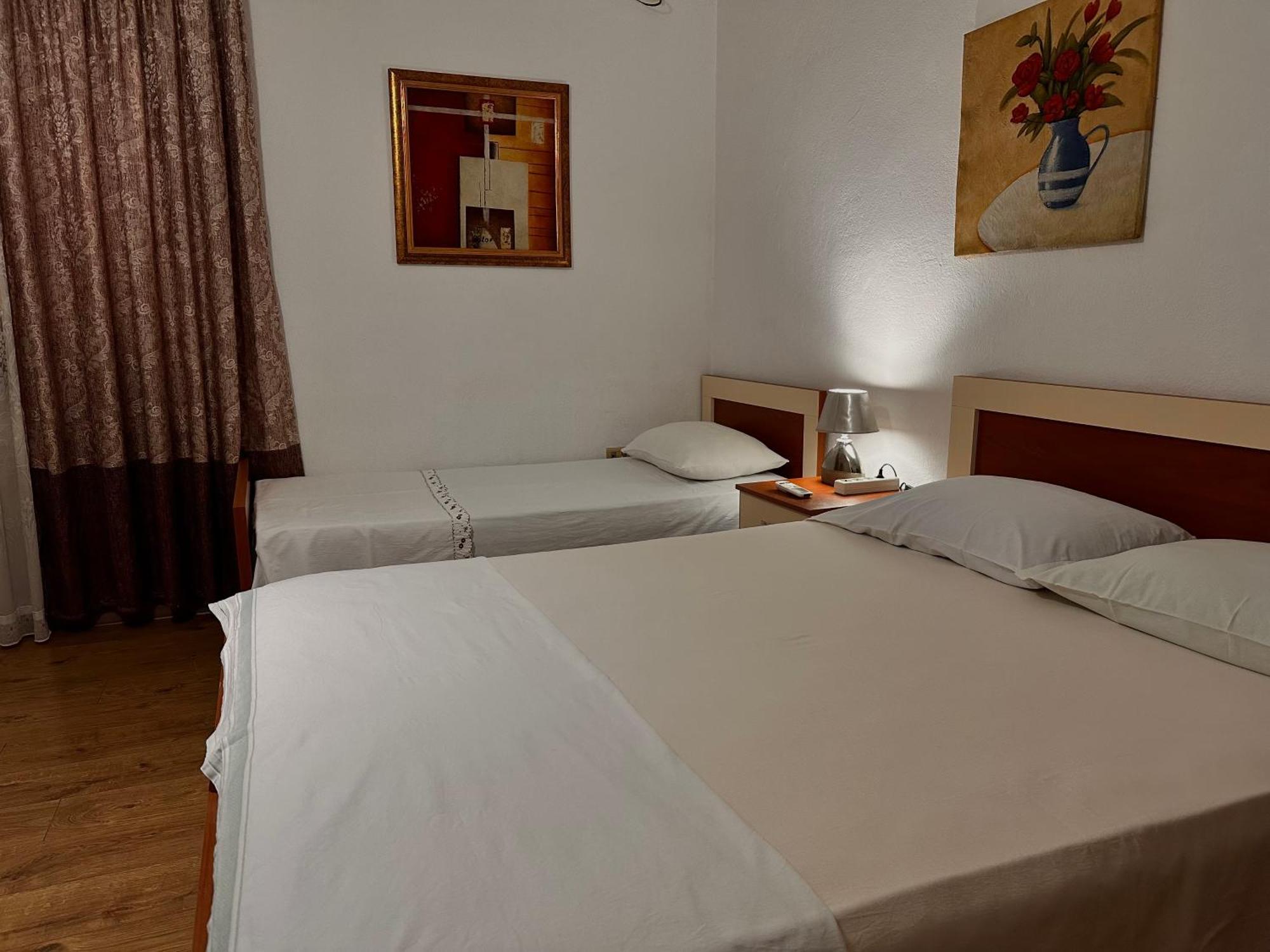 Hostel Grande House Tirana Eksteriør billede