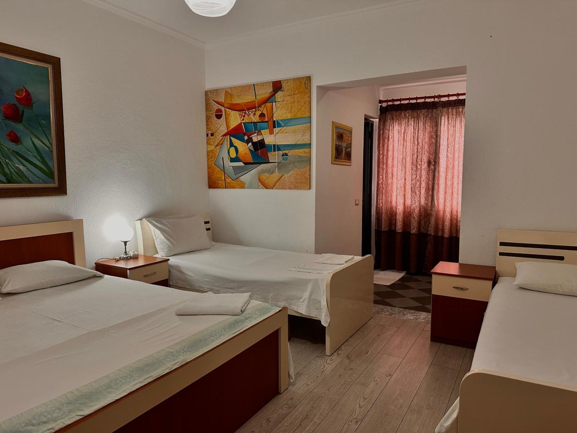 Hostel Grande House Tirana Eksteriør billede