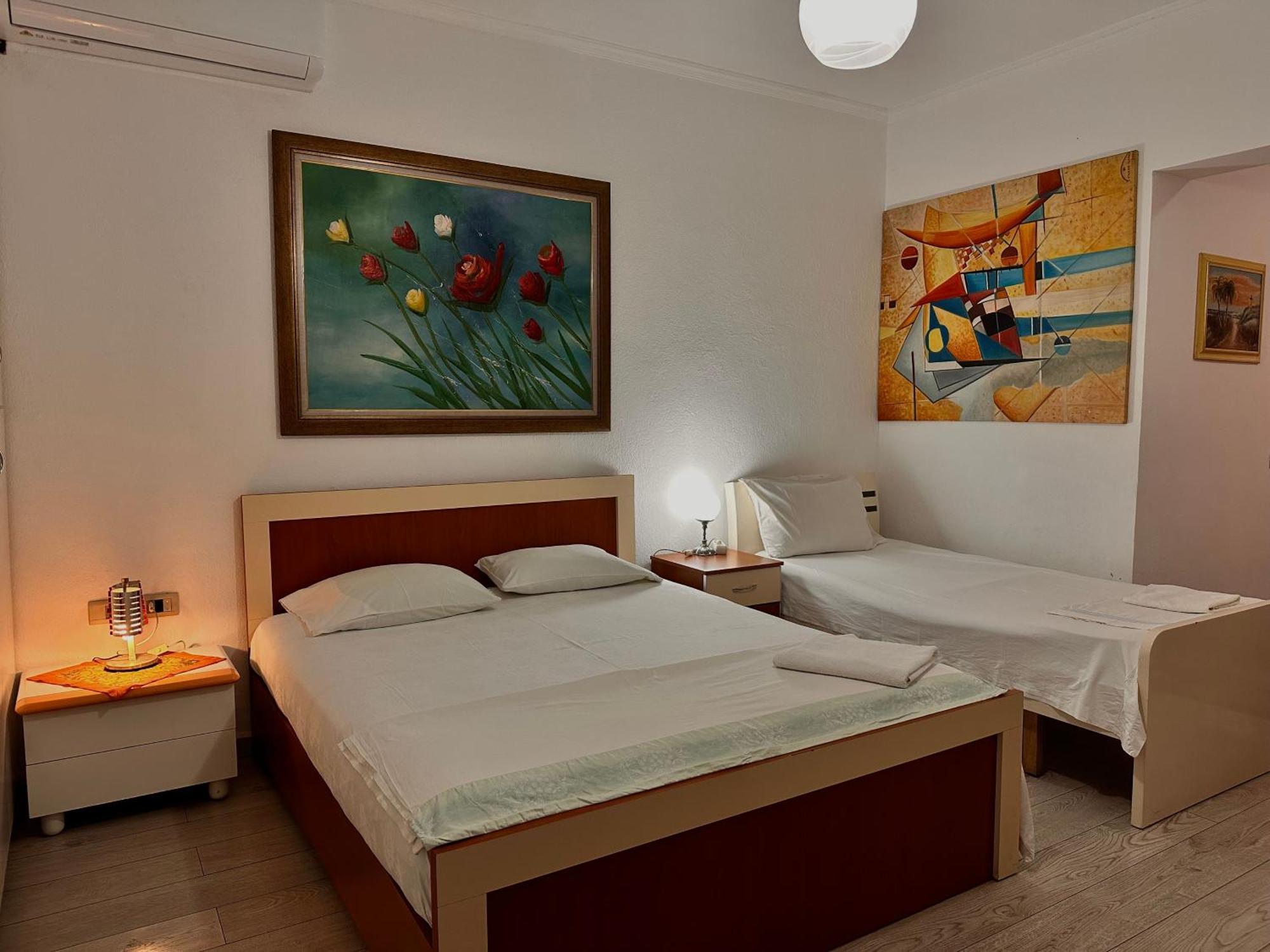 Hostel Grande House Tirana Eksteriør billede