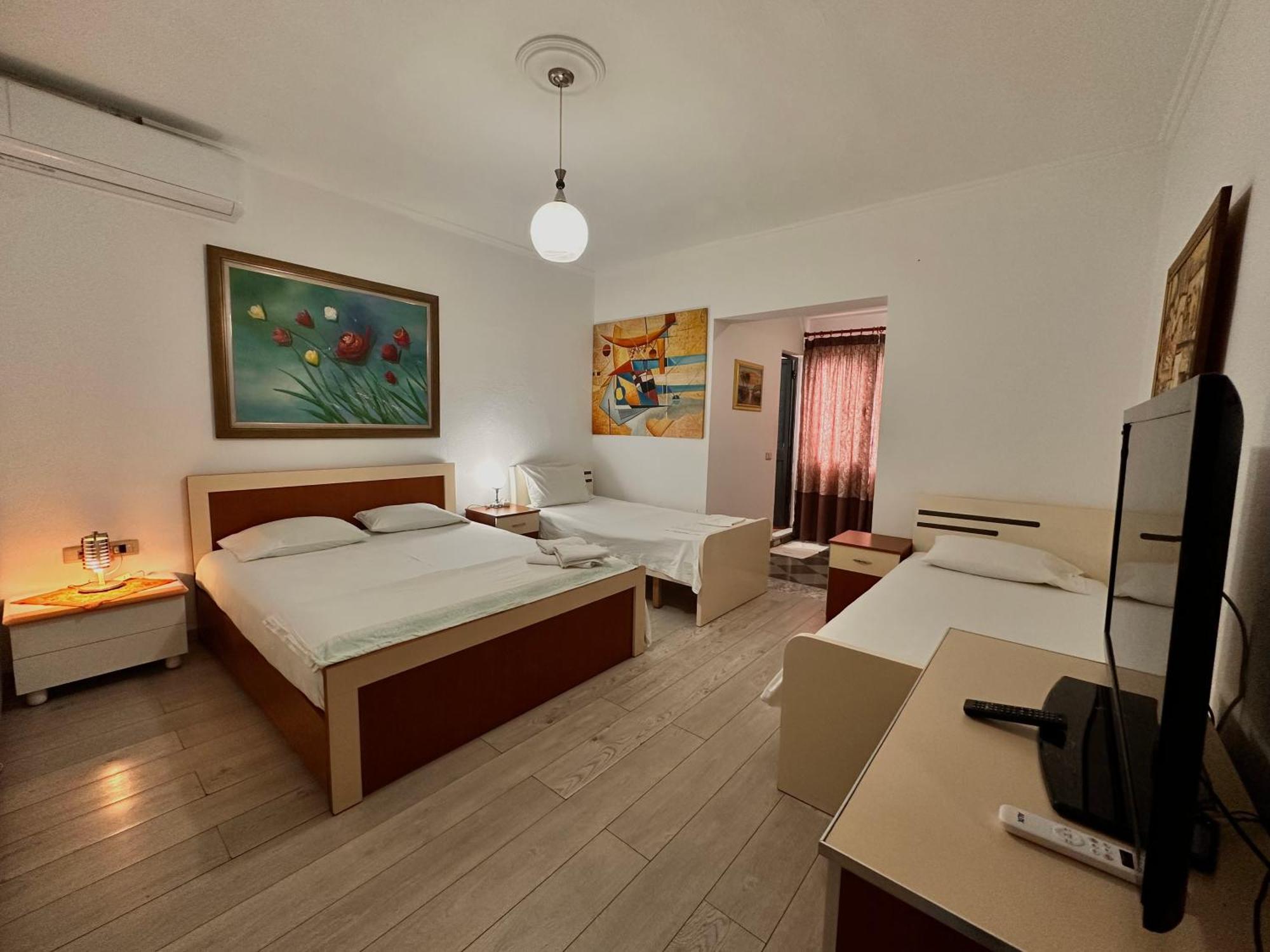 Hostel Grande House Tirana Eksteriør billede